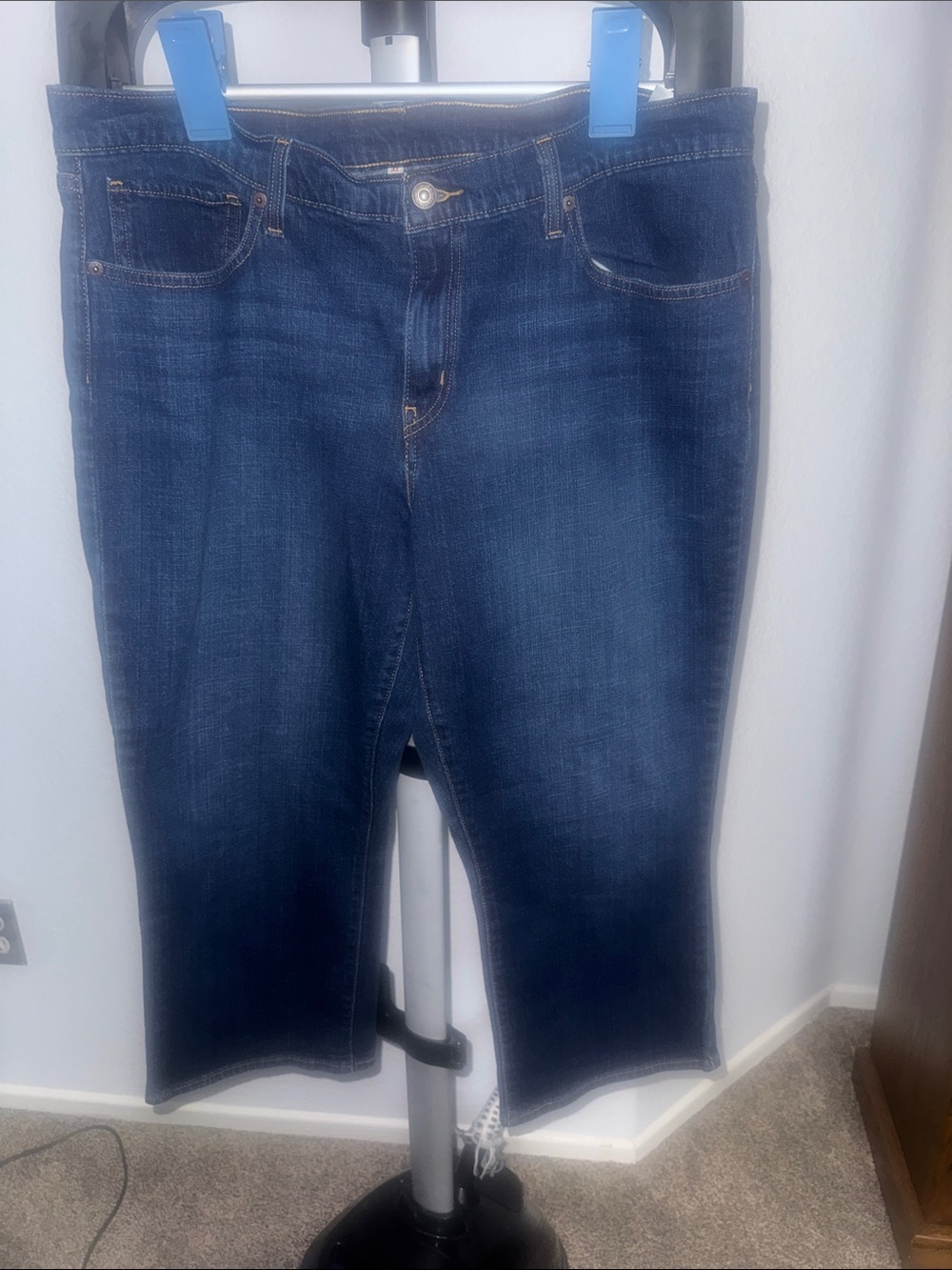 Relaxed Fit Women's Jeans in Deep Indigo